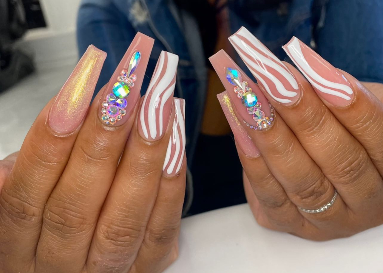 Diamonds N The Rough Nail Salon nail photo 5